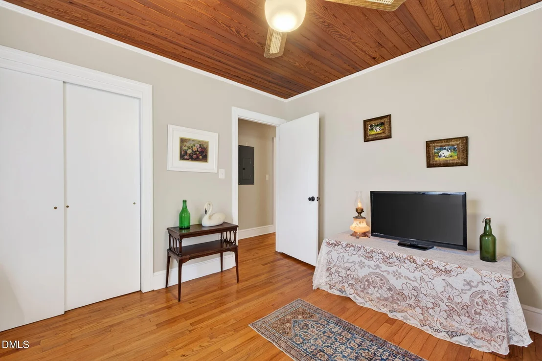 Photo of 1490 Scott Road