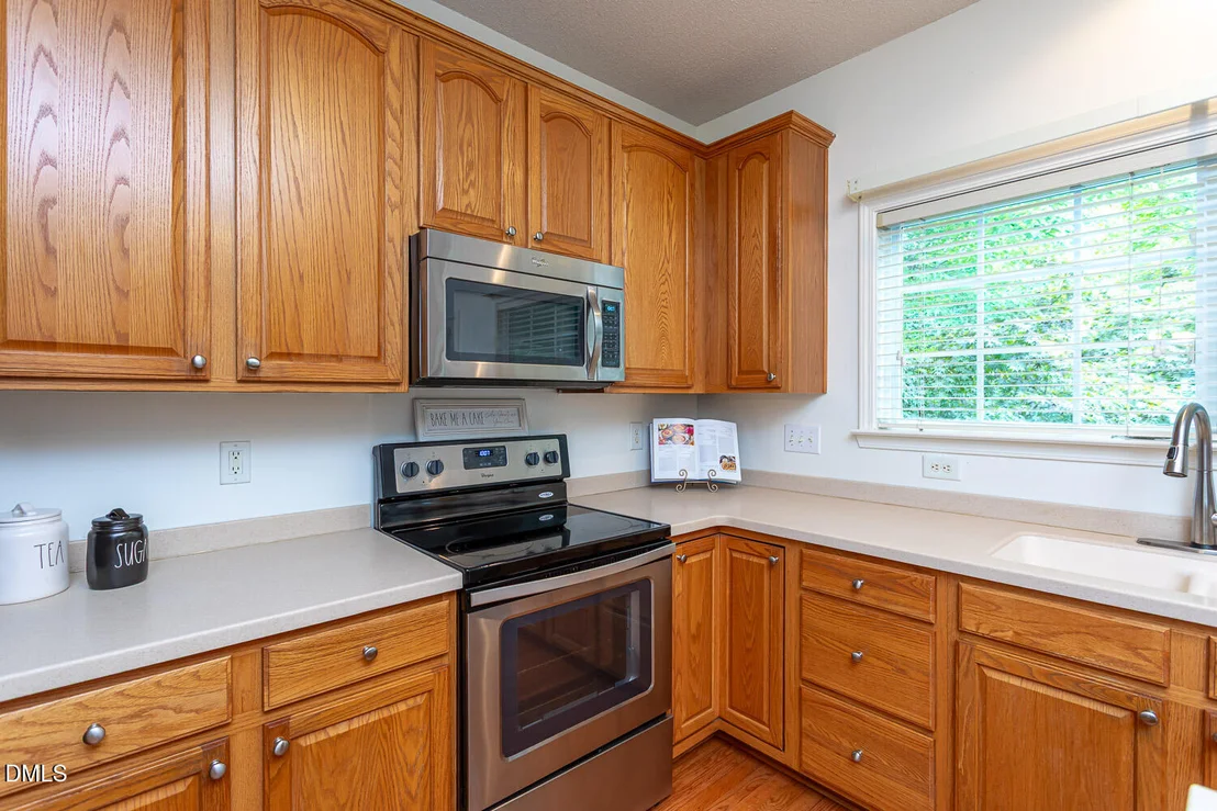 Photo of 208 Troyer Place