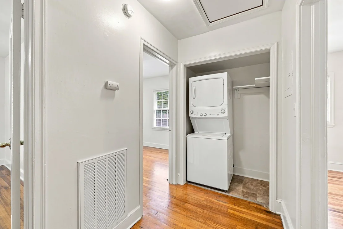 Photo of 812 W Markham Avenue