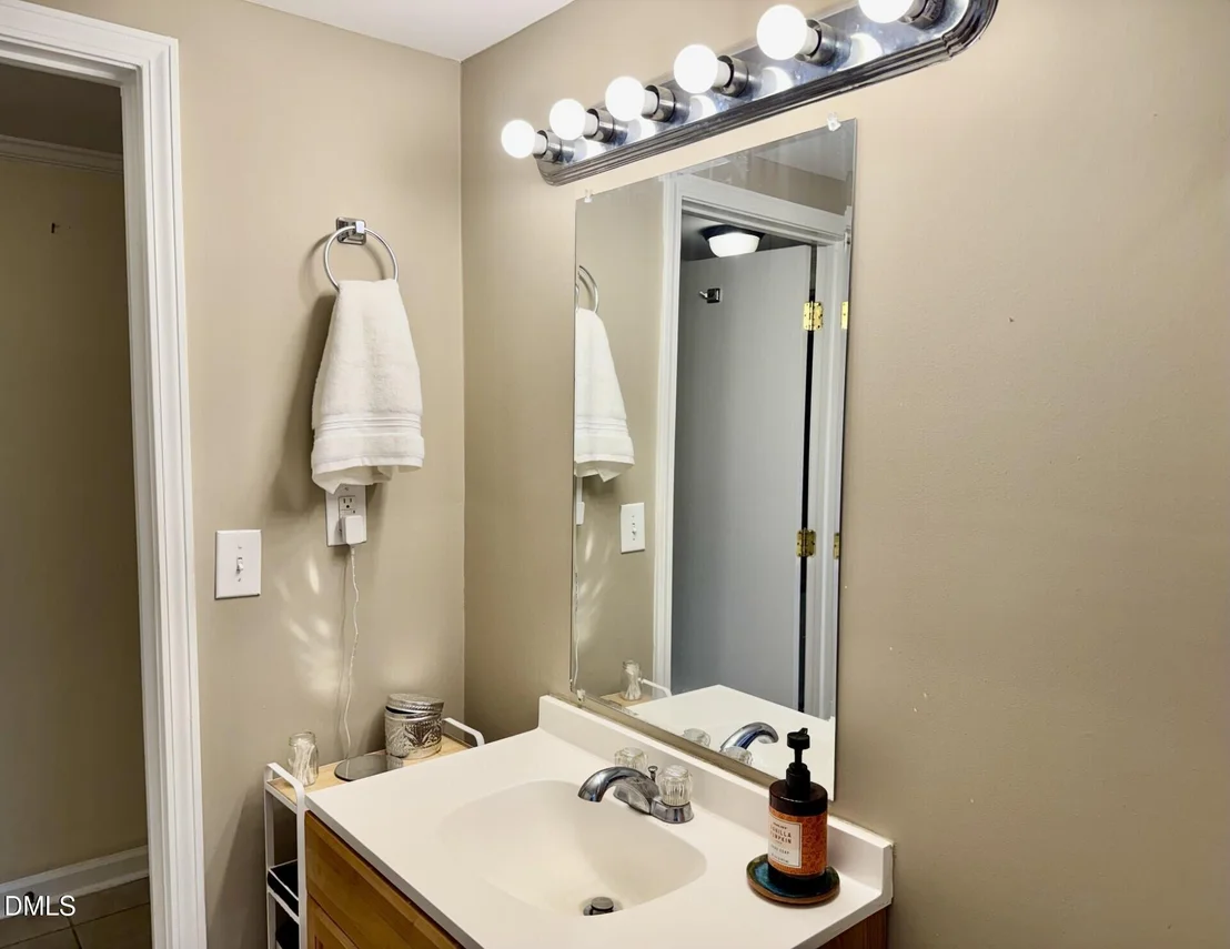 Photo of 3120 Gibson Road