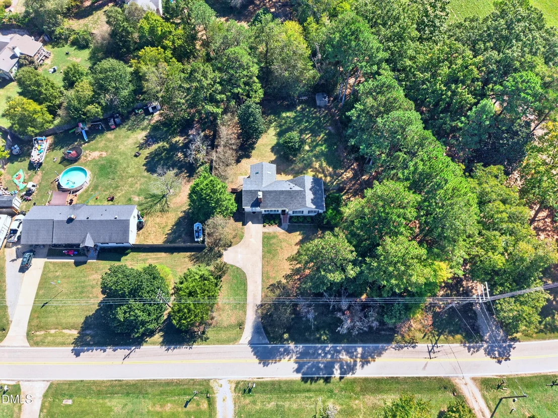 Photo of 8609 Manns Loop Road