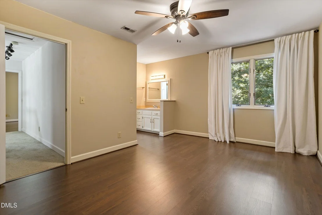 Photo of 1040 Rolling Knoll Road