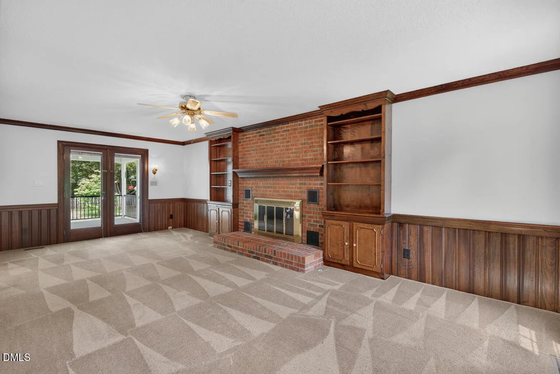 Photo of 6125 Iris Drive