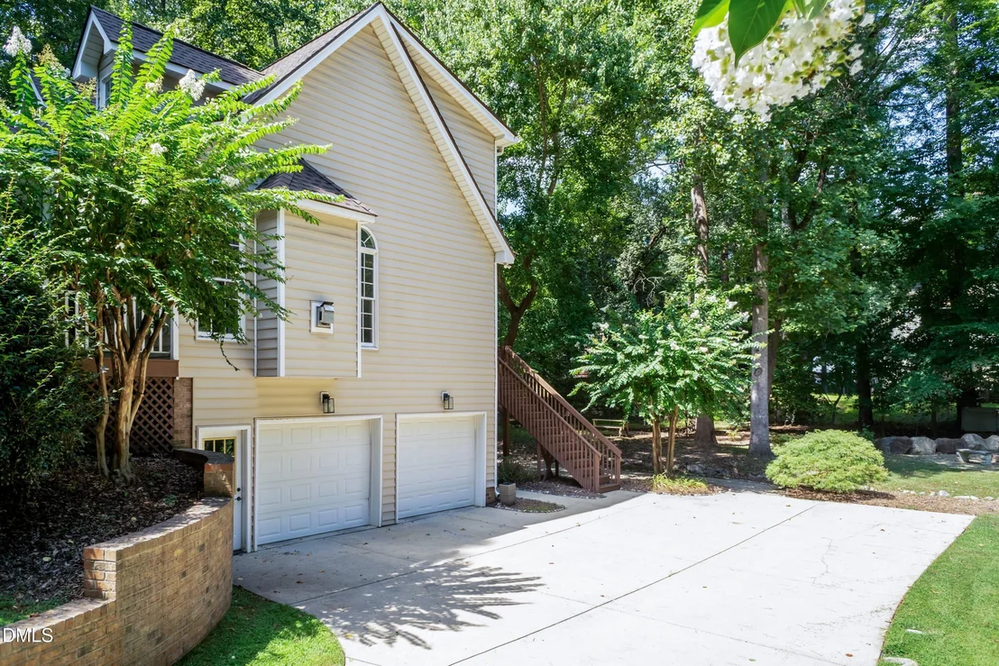 Photo of 300 Cardinal Crest Lane