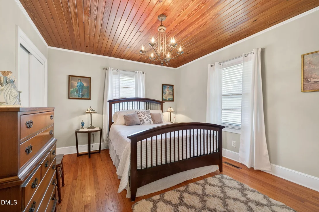 Photo of 1490 Scott Road