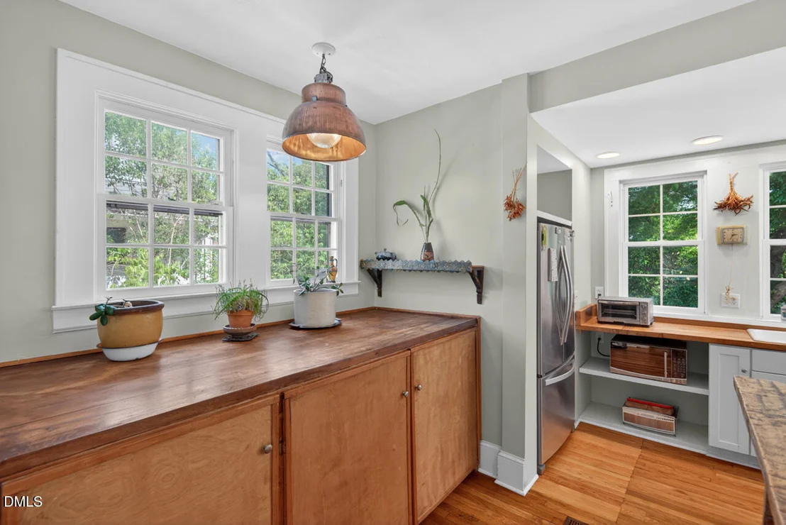 Photo of 321 W Trinity Avenue