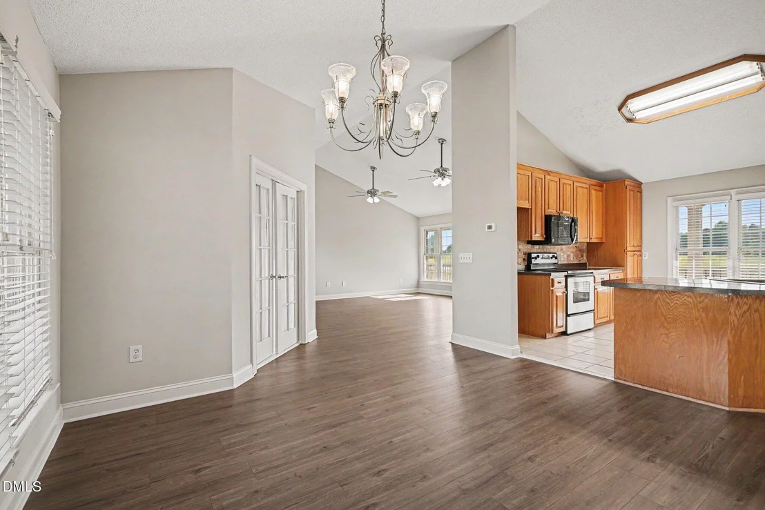 Photo of 1025 Long Branch Road