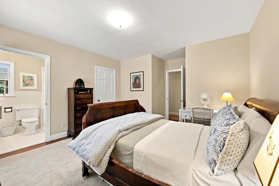 Photo of 3605 Rugby Road