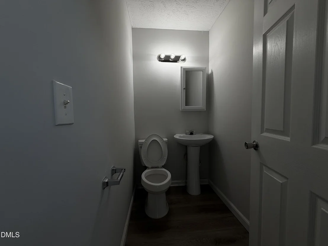 Photo of 909 Axis Circle