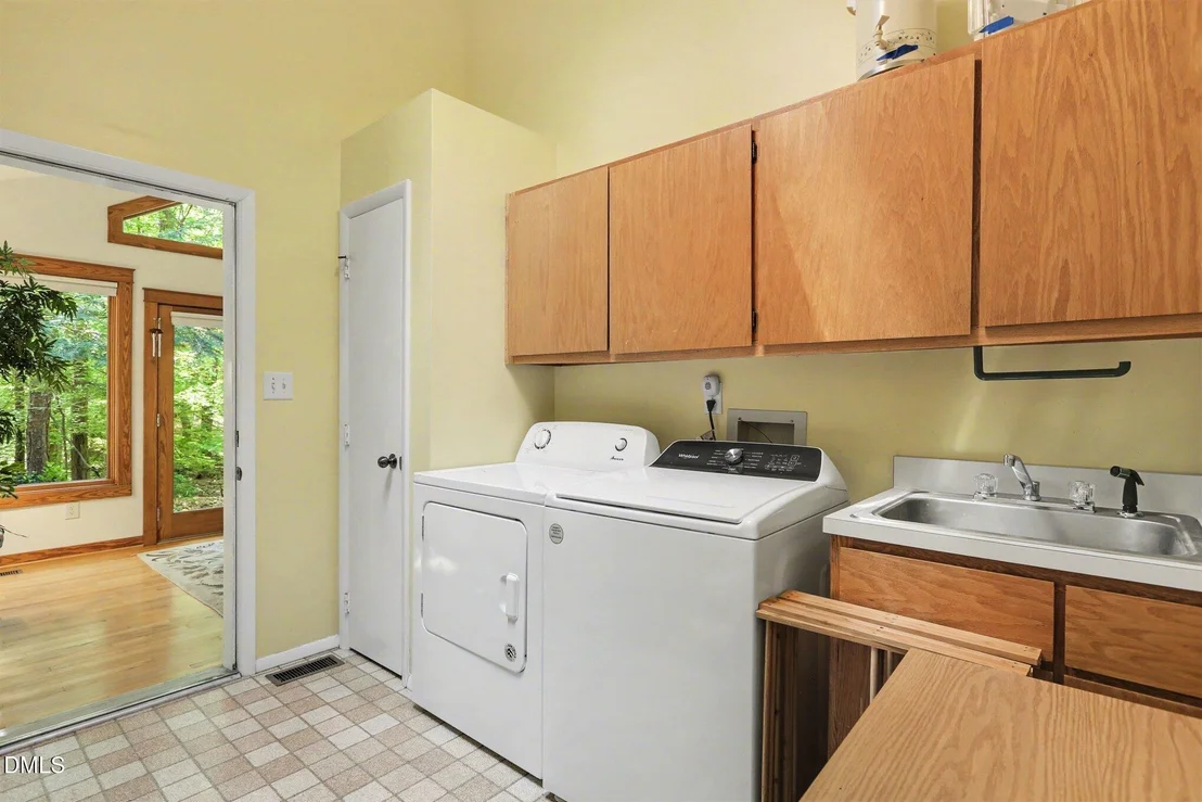 Photo of 223 Windlestraw