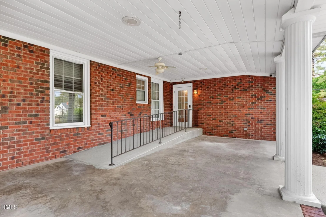 Photo of 207 W 3rd Street