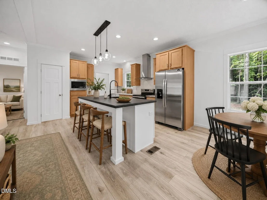 Photo of 2558 Buckingham Drive