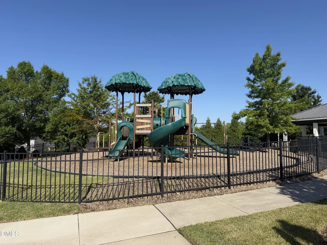 Photo of 820 Lemongrass Lane