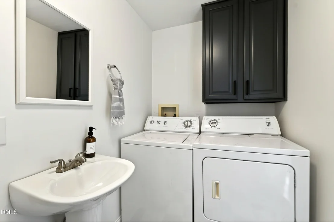 Photo of 913 Washington Street