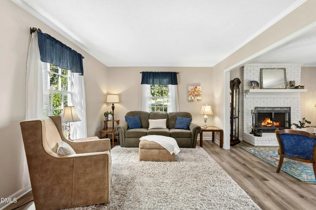 Photo of 1309 Swallow Drive