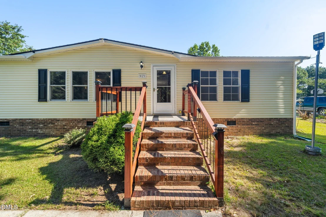 Photo of 913 Silas Moore Road