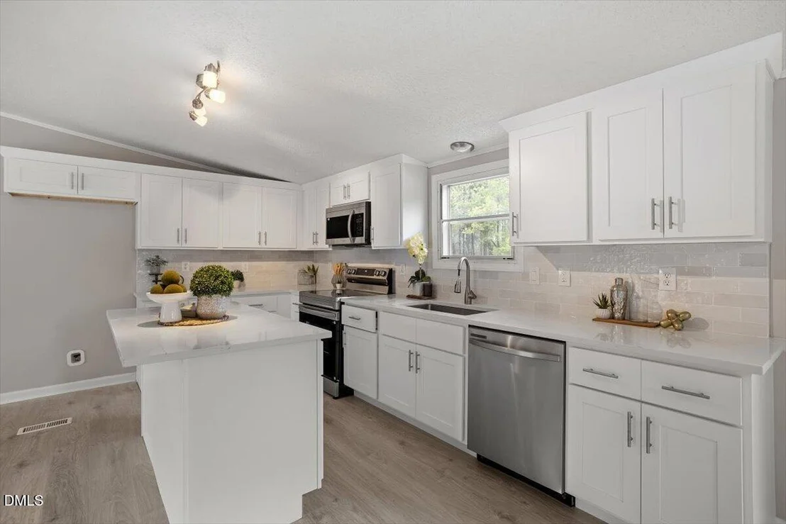 Photo of 493 Williams Road