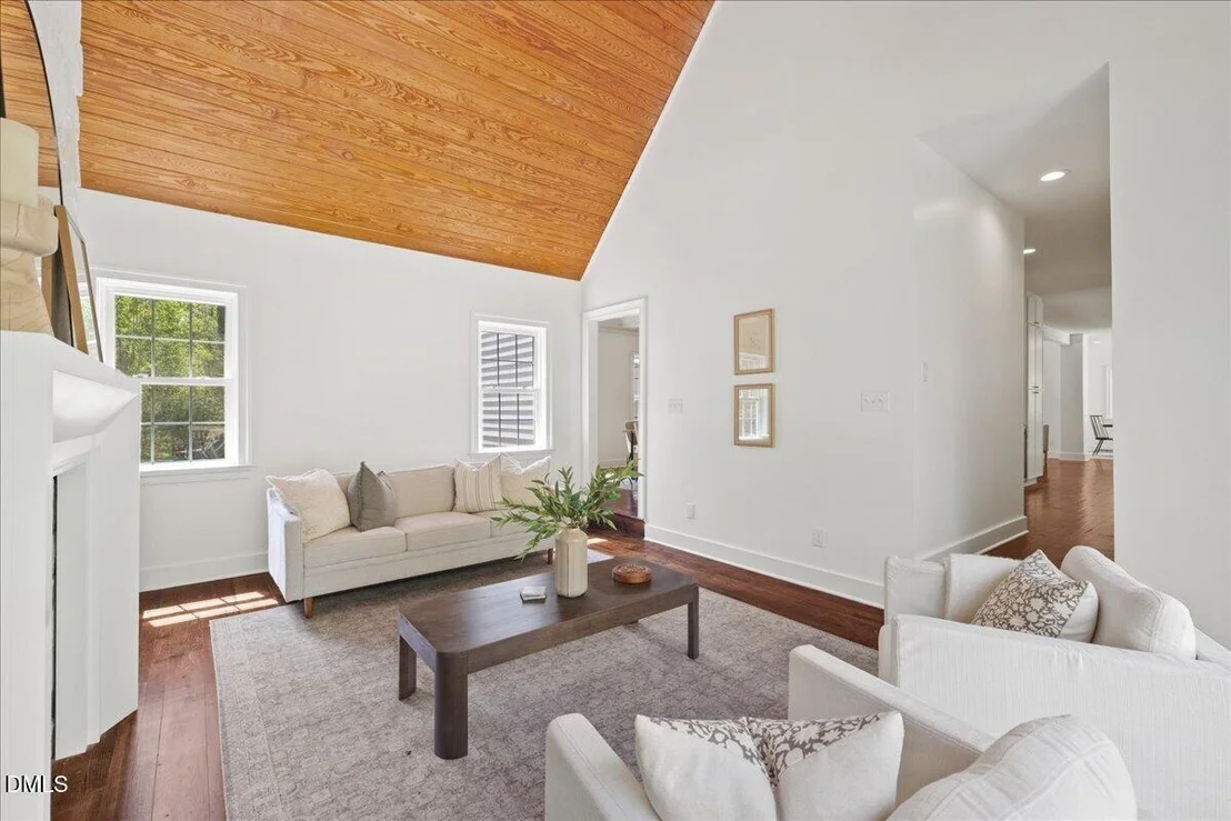 Photo of 419 Eagle Point Road