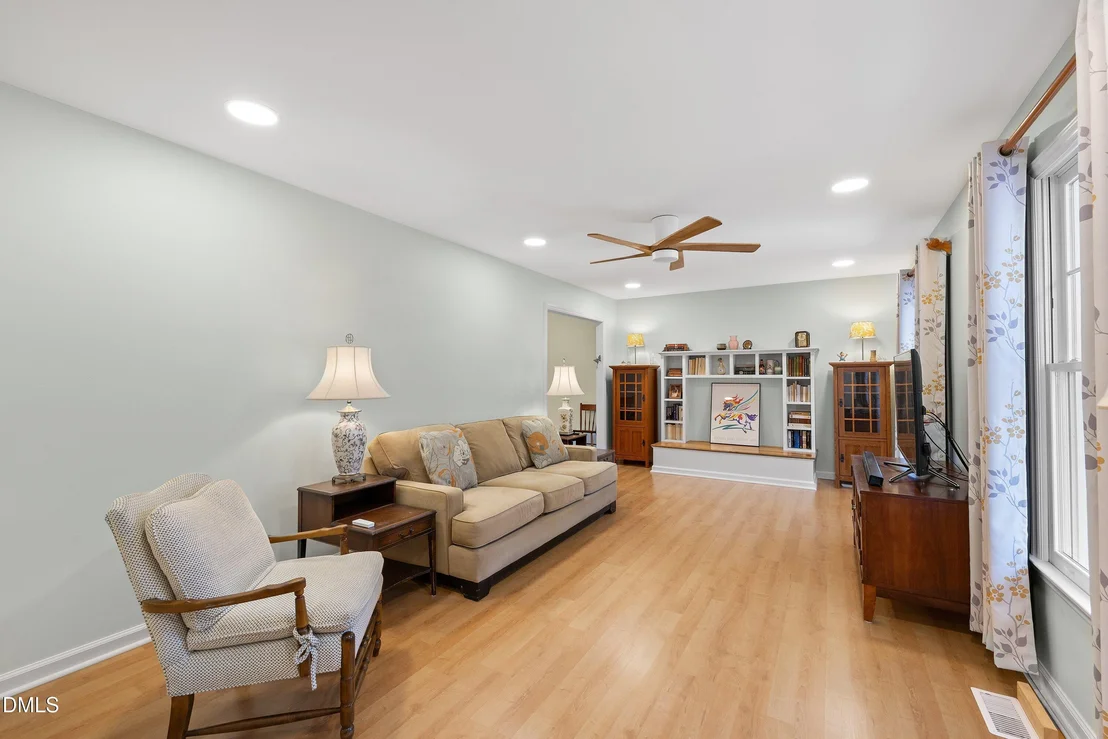 Photo of 514 Holtz Lane
