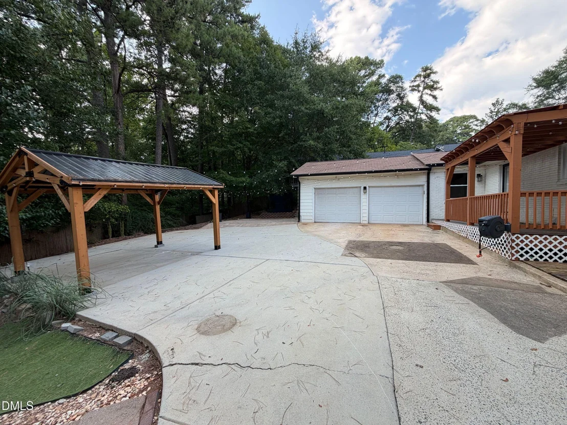 Photo of 2220 Hillock Drive