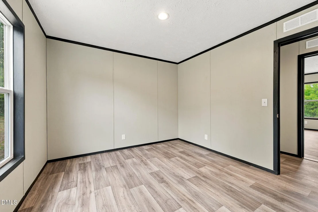 Photo of 8019 Cornwall Road