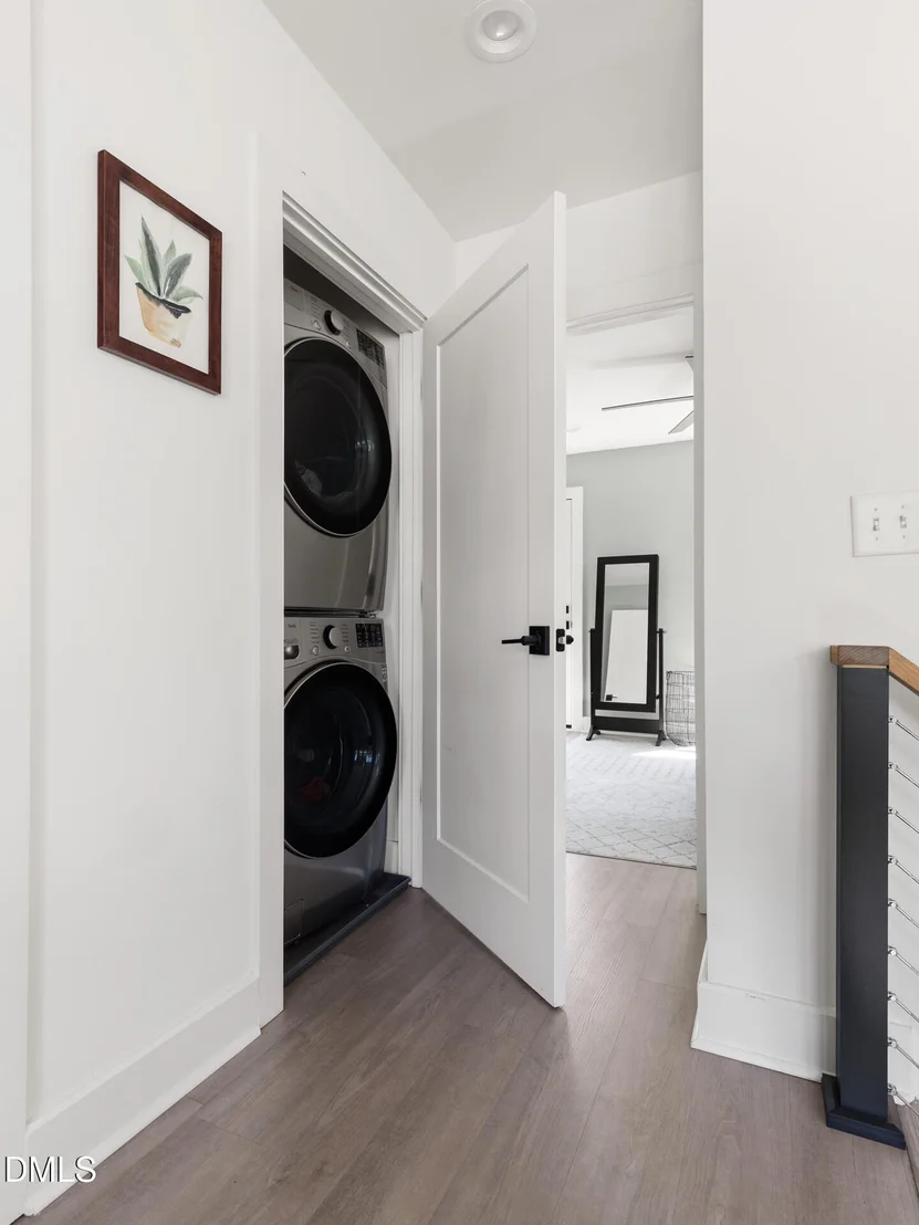 Photo of 825 W Markham Avenue