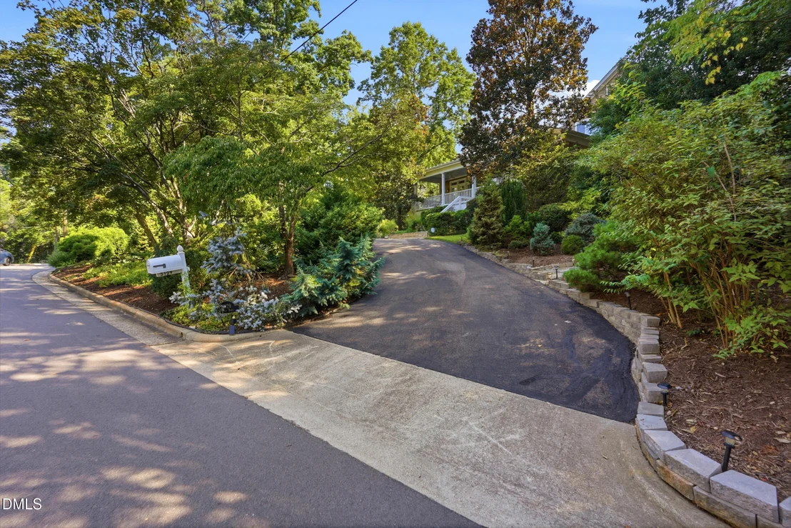 Photo of 3129 Eton Road