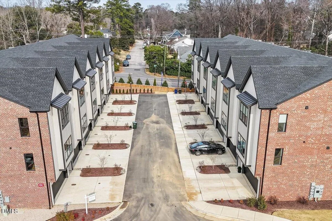 Photo of Unit 101 at 811 Maple Berry Lane