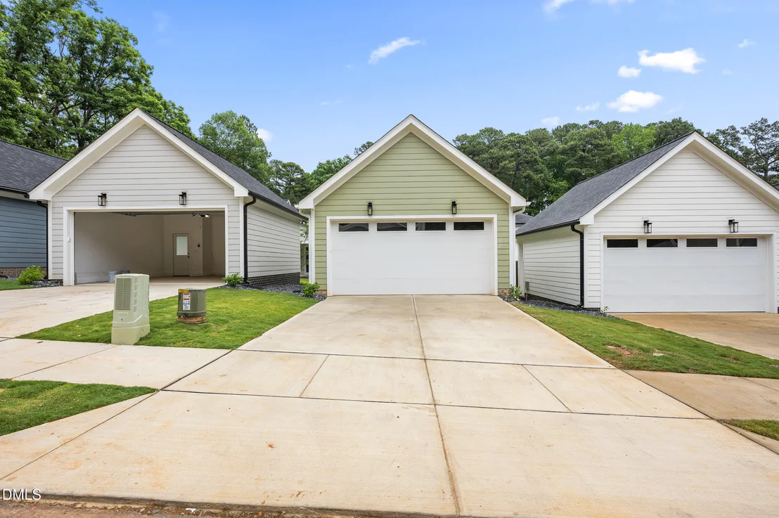 Photo of 728 1/2 Powell Drive