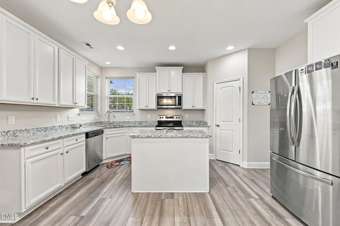 Photo of 2170 Campbell Loop