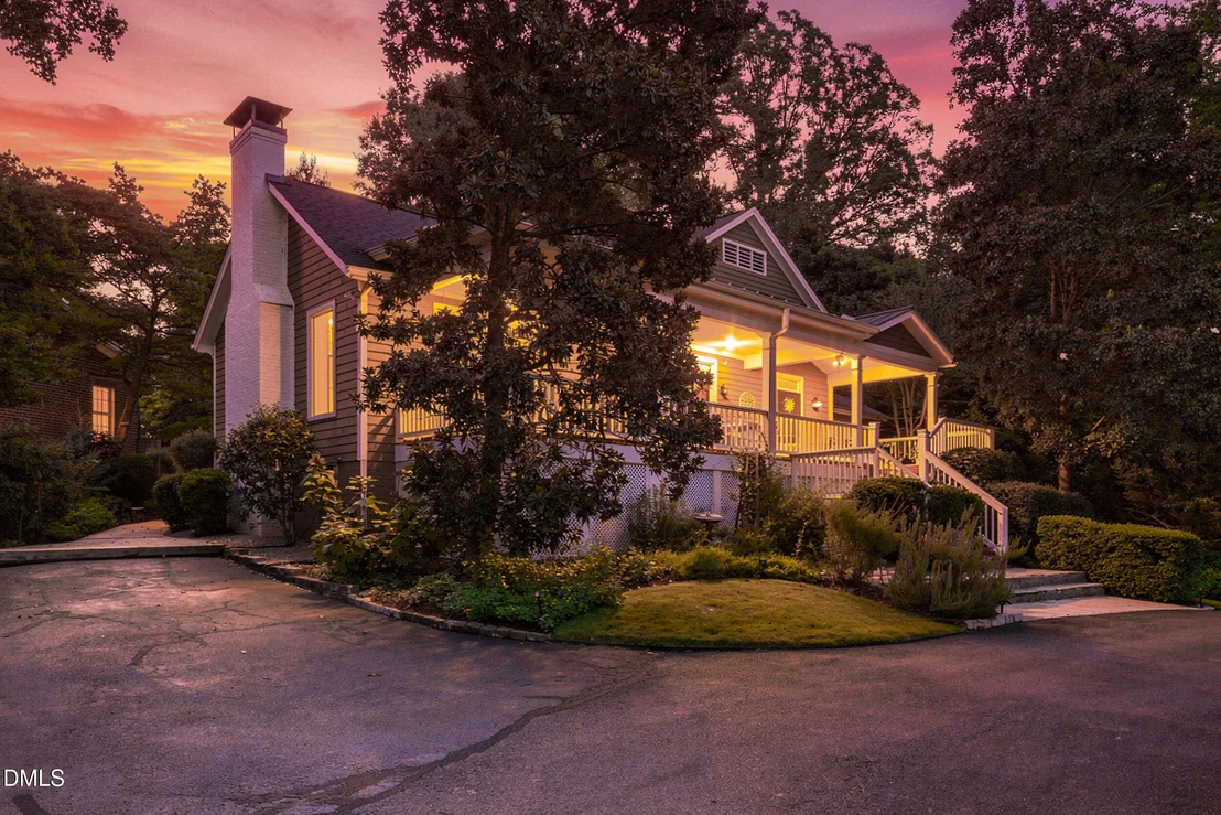 Photo of 3129 Eton Road