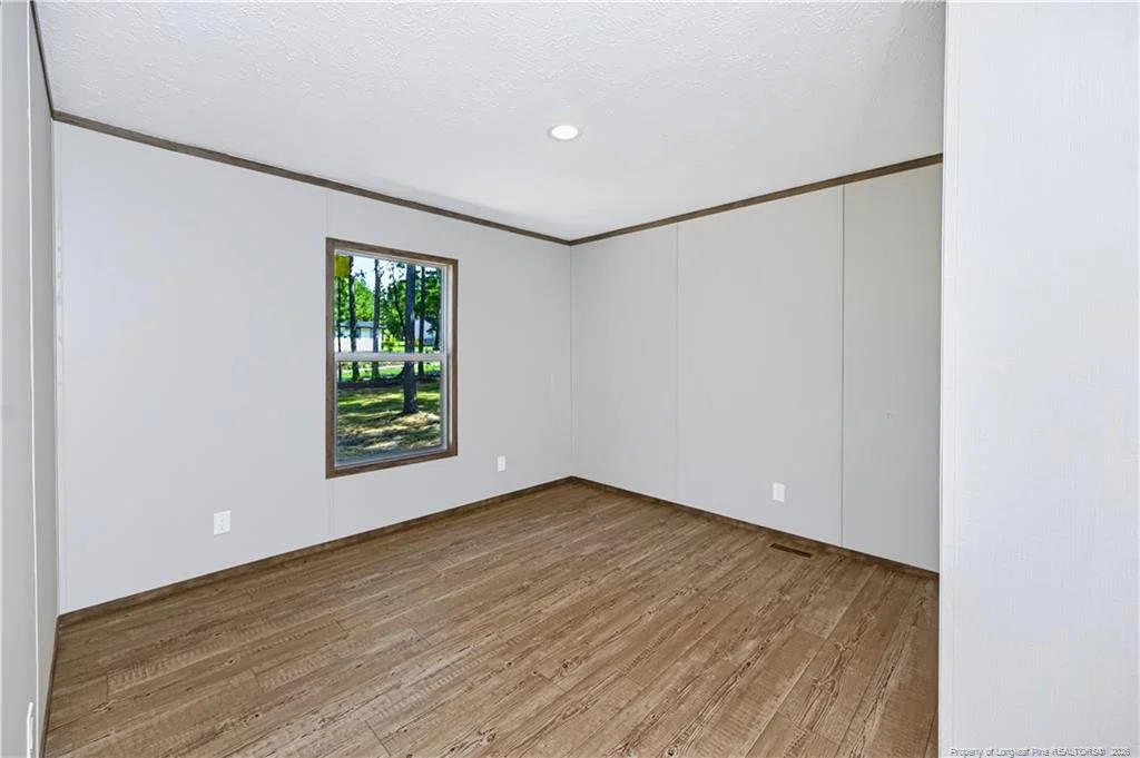 Photo of 948 Pine Oak
