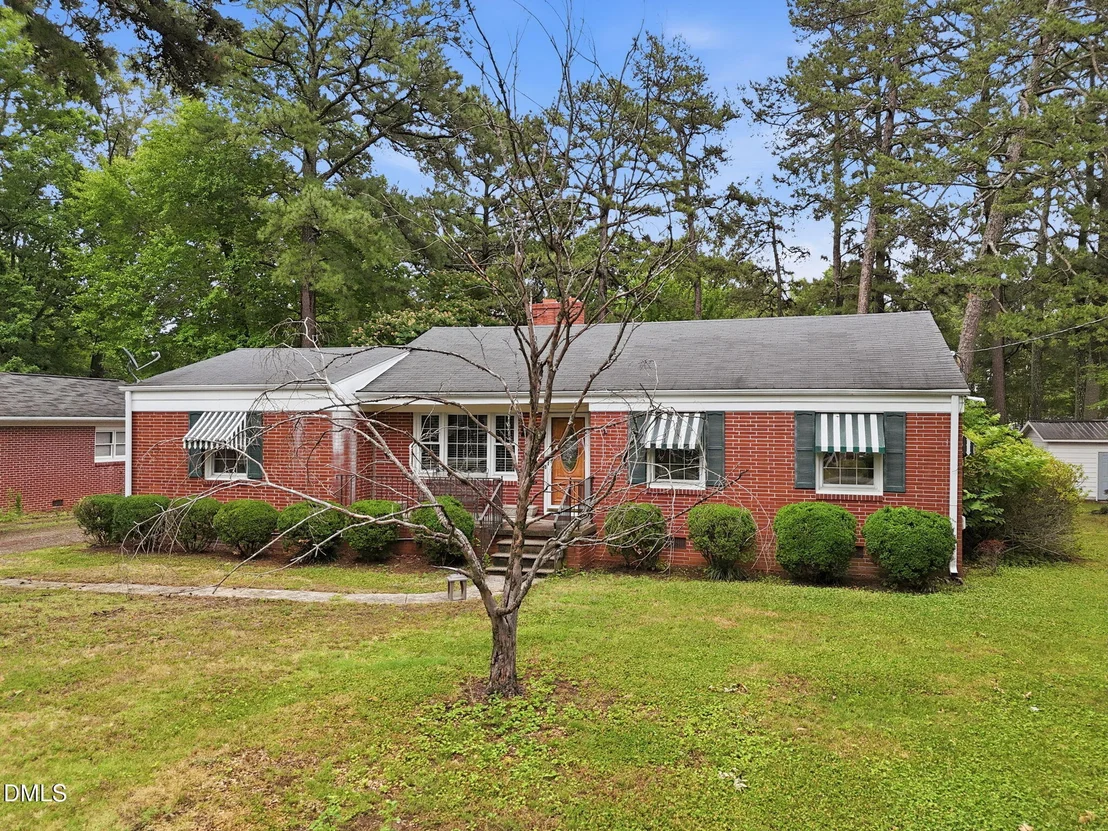 Photo of 213 Pine Tree Road