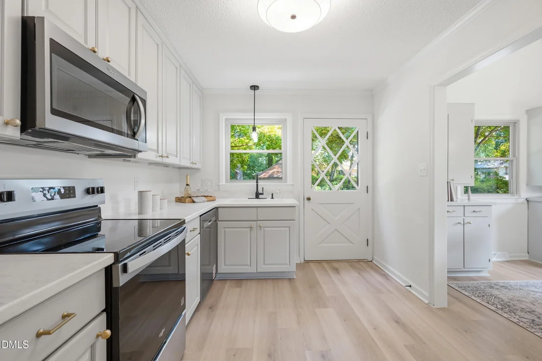 Photo of 66 White Oak Drive