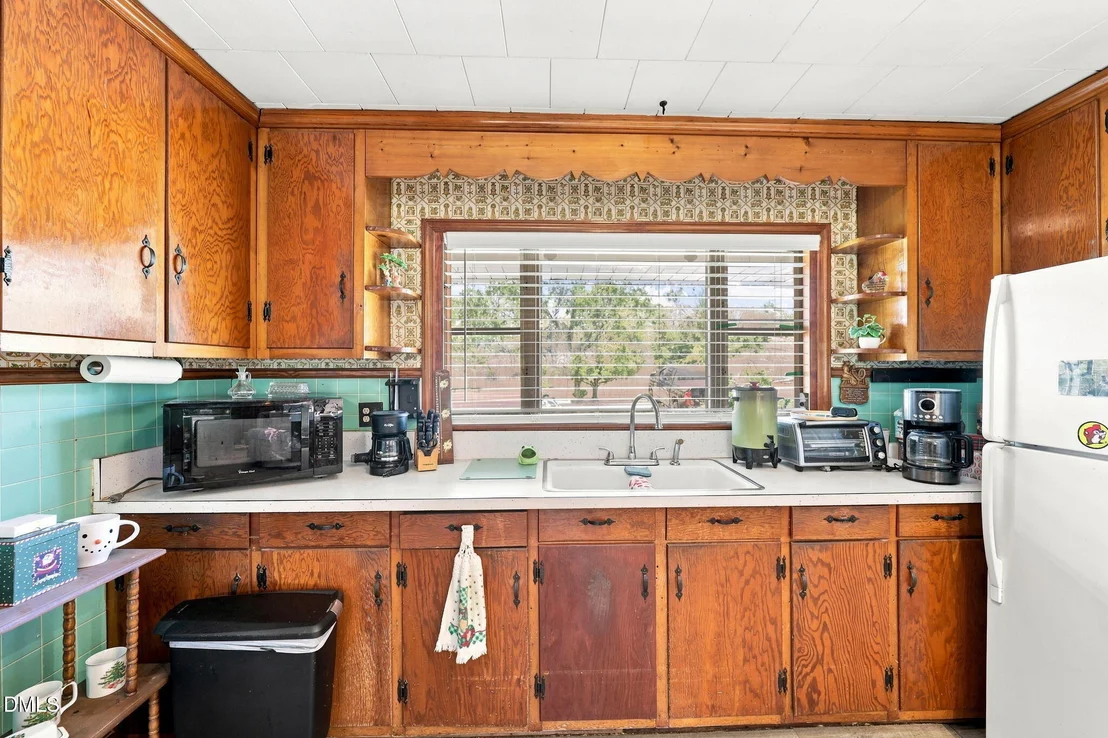 Photo of 1700 Parham Drive