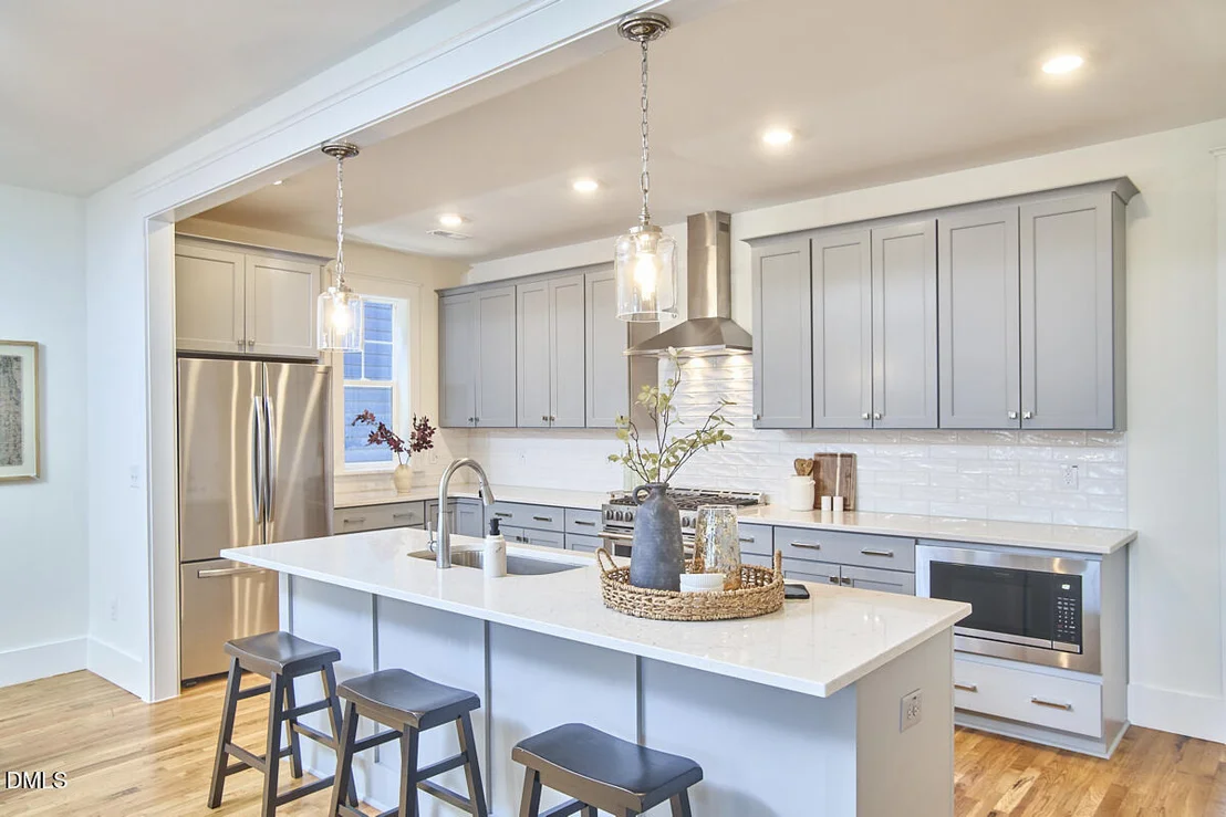 Photo of 1003 Whitehall Circle