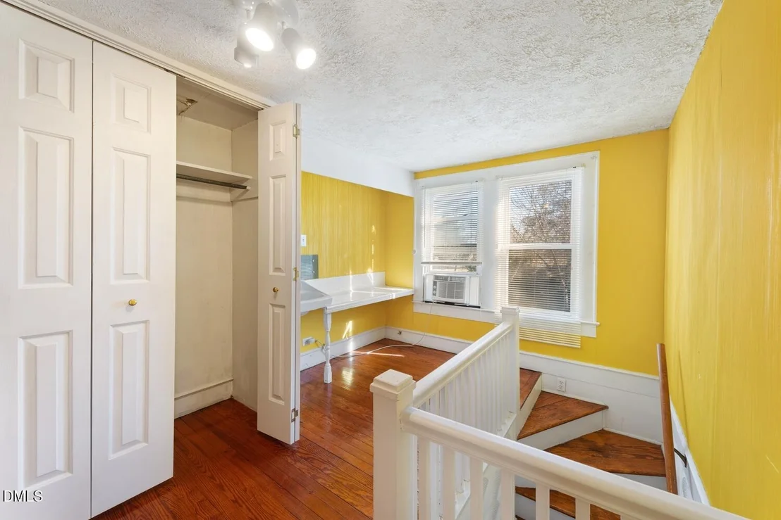 Photo of 1146 Rogers Road