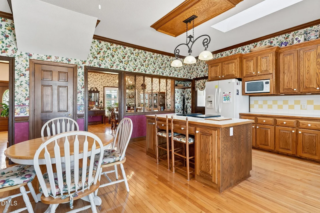 Photo of 1190 Sanders Road