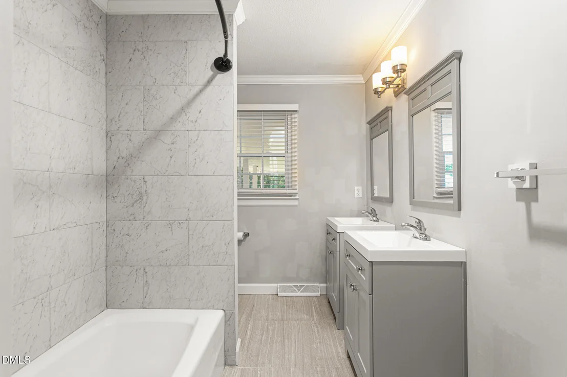 Photo of 1244 Lawndale Drive
