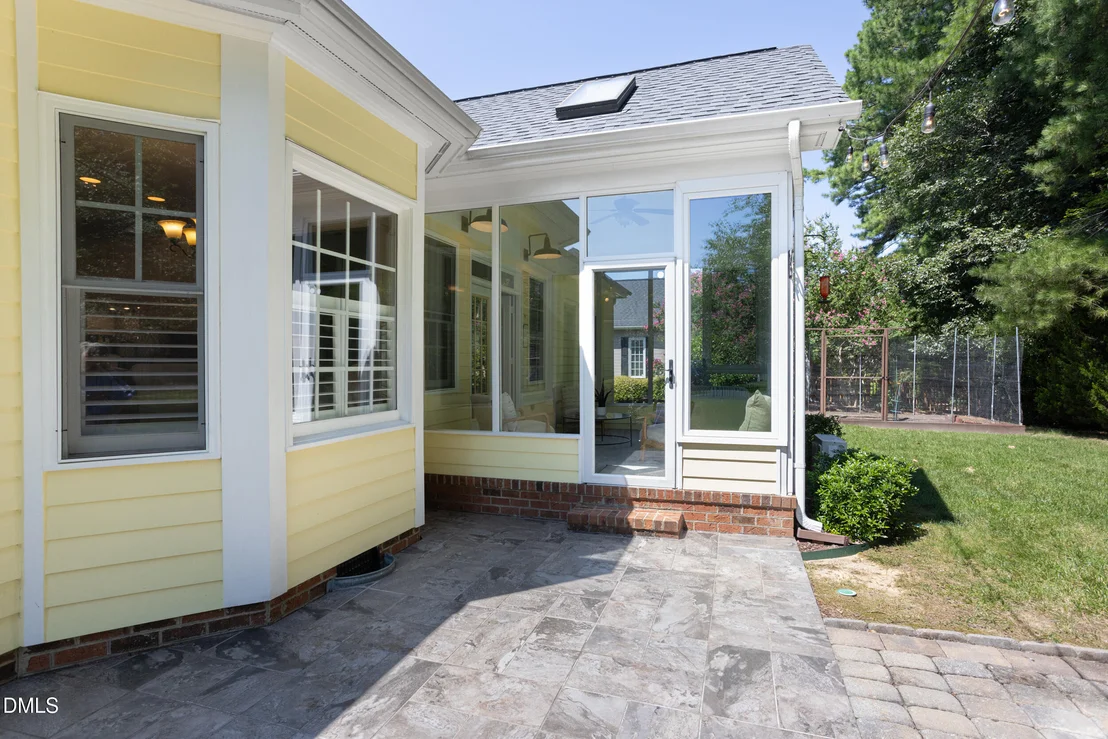 Photo of 1000 E Oak Drive