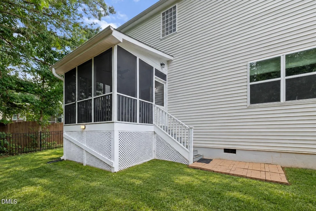 Photo of 817 Edgeware Way