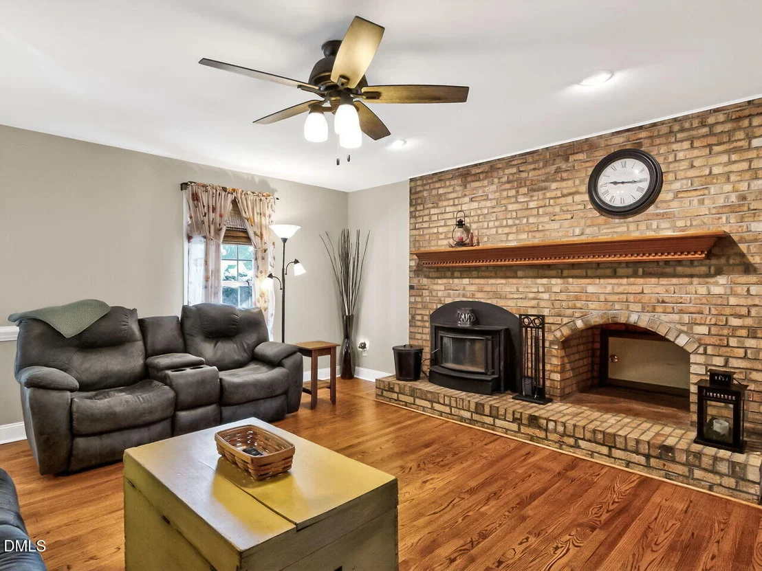 Photo of 1425 Raybon Drive