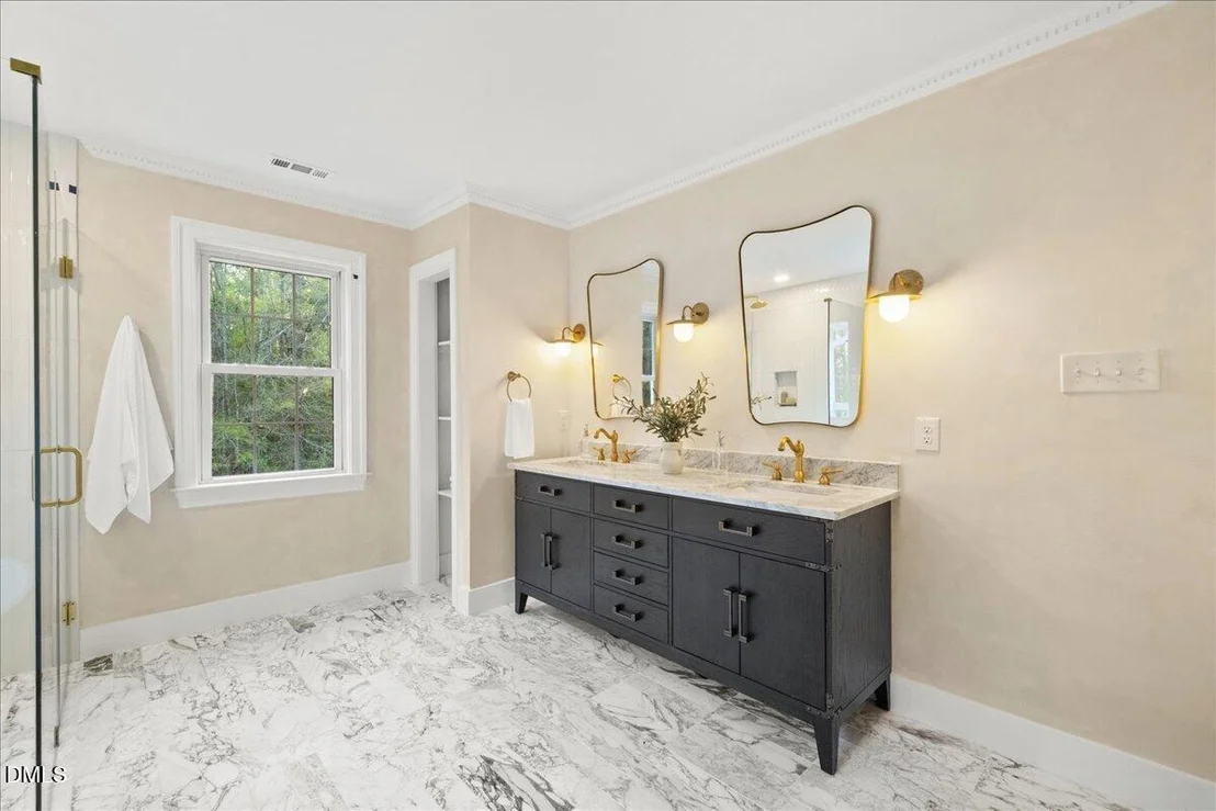 Photo of 419 Eagle Point Road