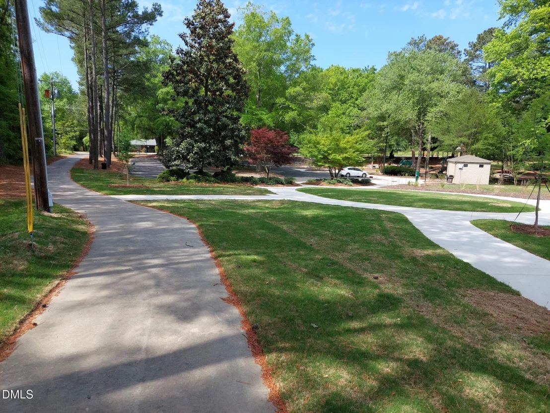 Photo of 514 Holtz Lane