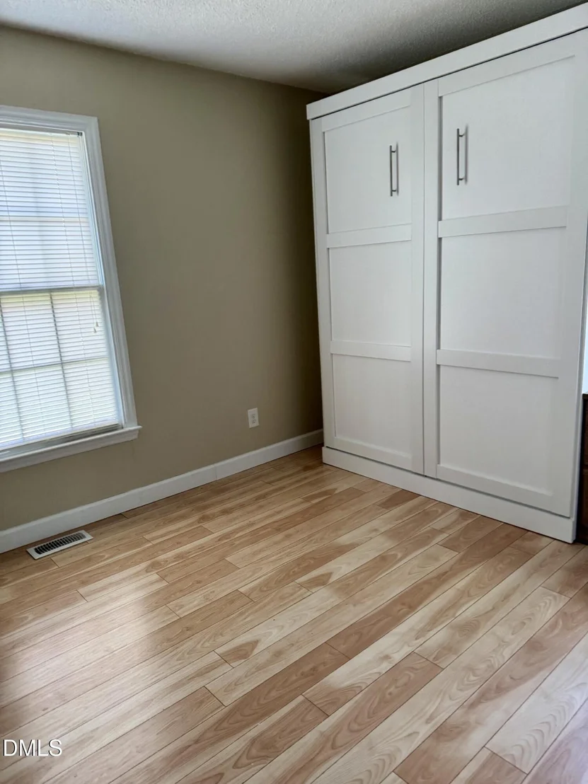 Photo of 811 Sanderson Drive