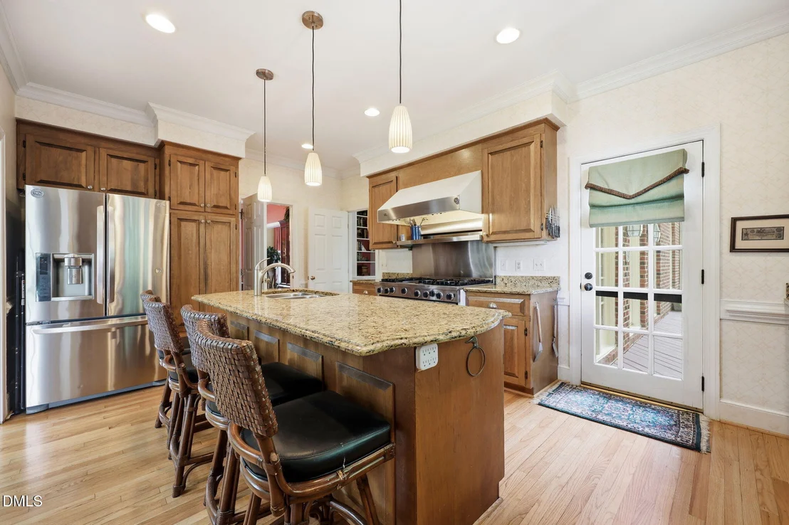 Photo of 2221 Weybridge Drive