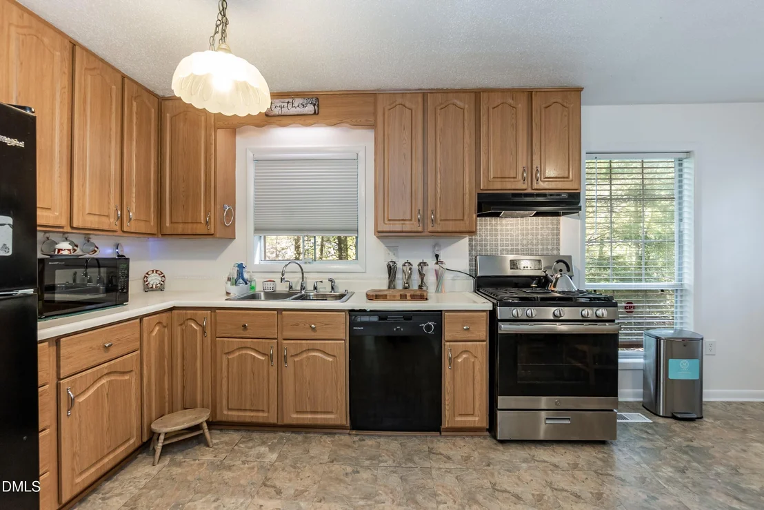 Photo of 1122 Saxony Drive
