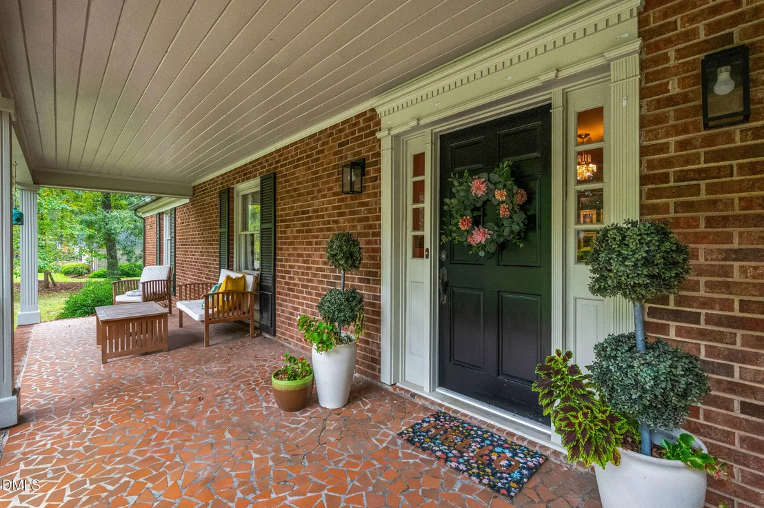 Photo of 1110 Chestnut Drive
