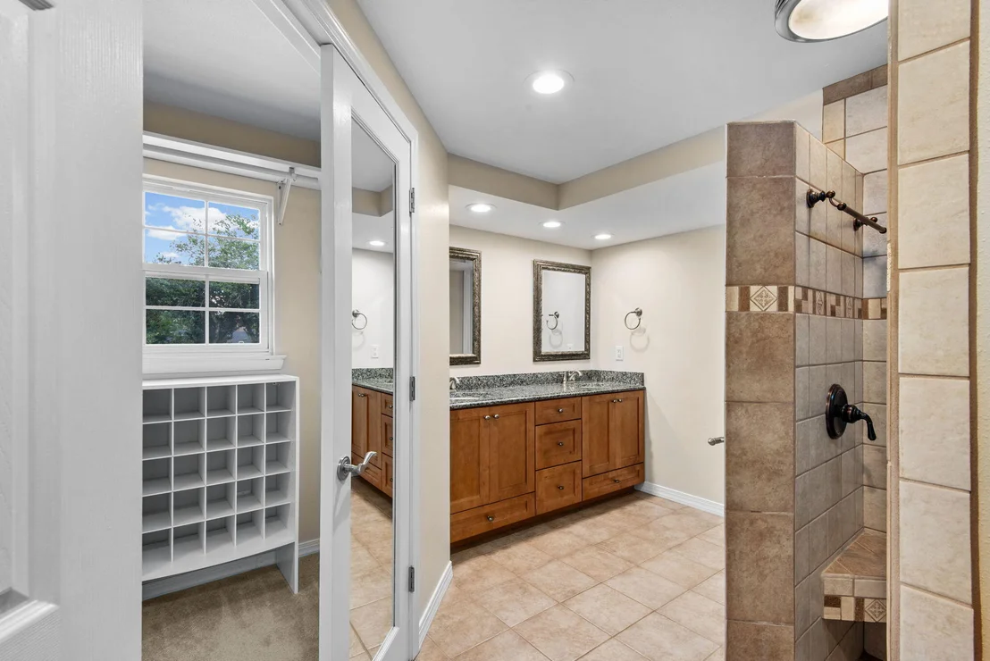 Photo of 5 Maple Avenue