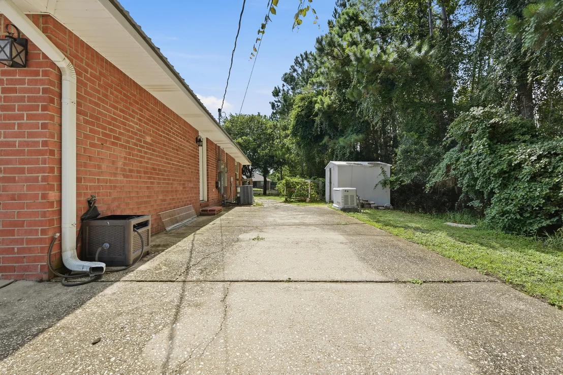 Photo of 2017 Candlewood Drive
